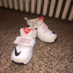 Nike sneakers for tot